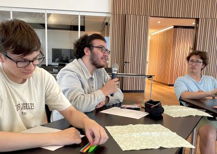 Interessante Einblicke in die Lernwelt der jungen Menschen ergänzten den Vortrag