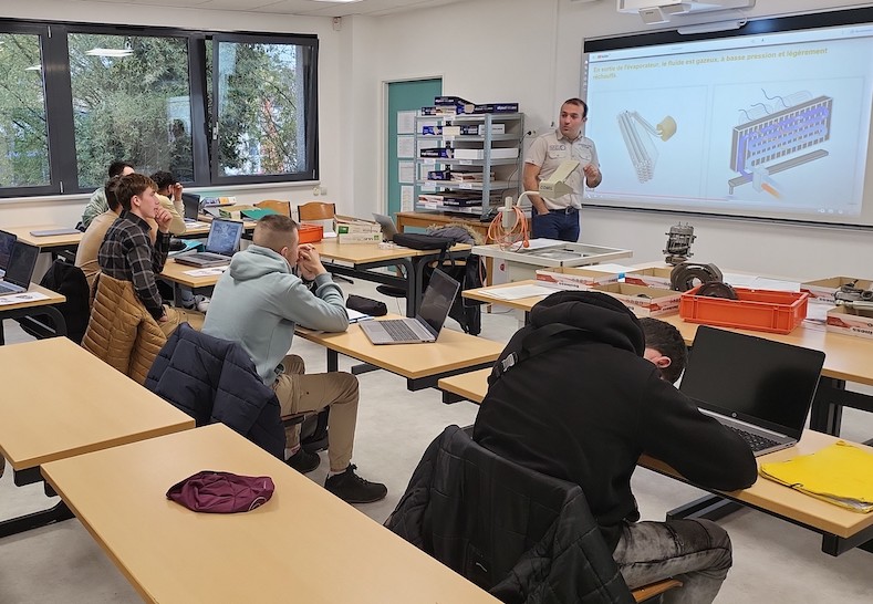 Kfz-Ausbildung in üblicher Kleinstbeschulung